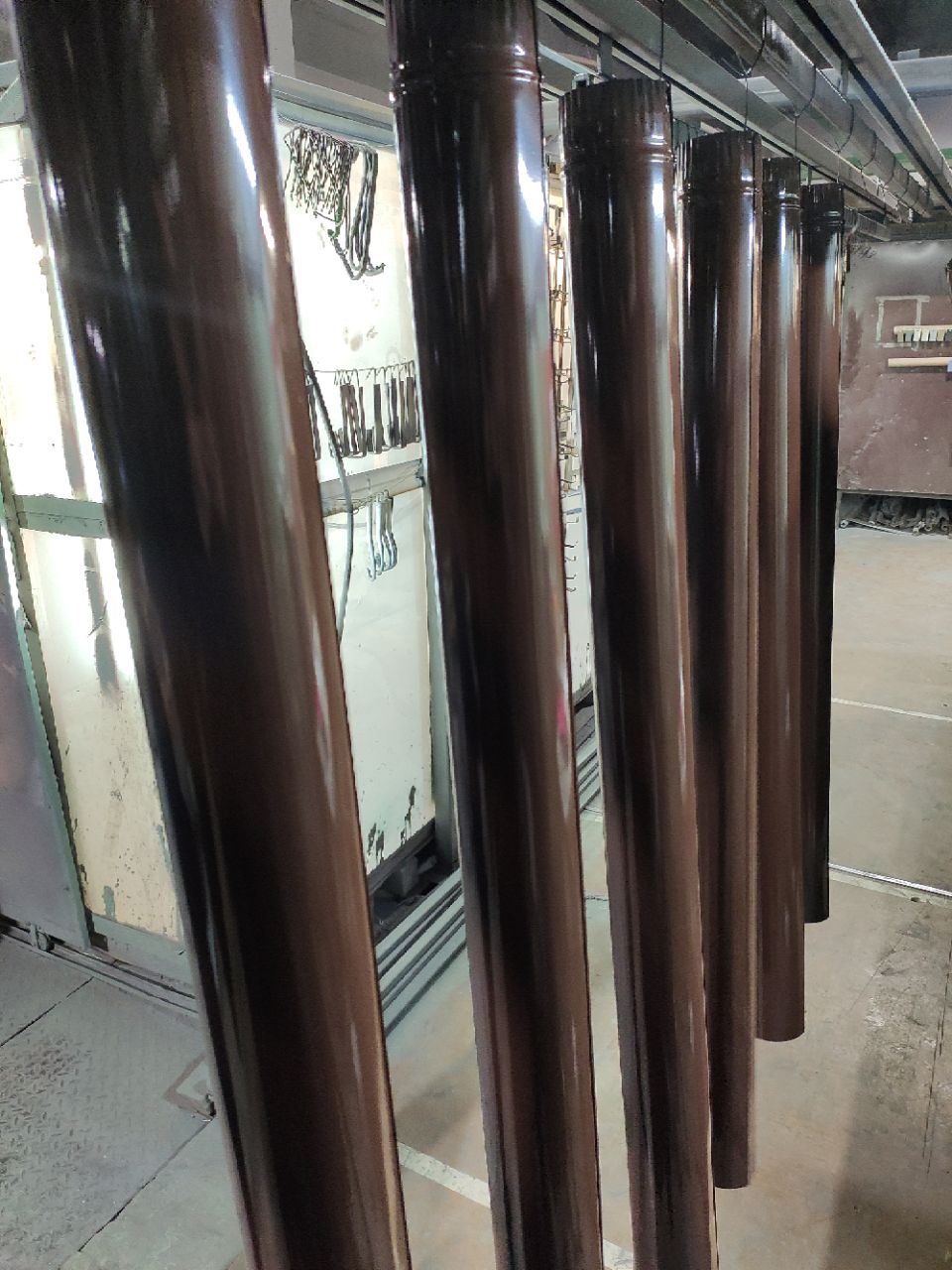 Трубы водосточные диаметром 150 мм, толщиной 
металла 0.5 мм, длиной 1250 мм, RAL 8017