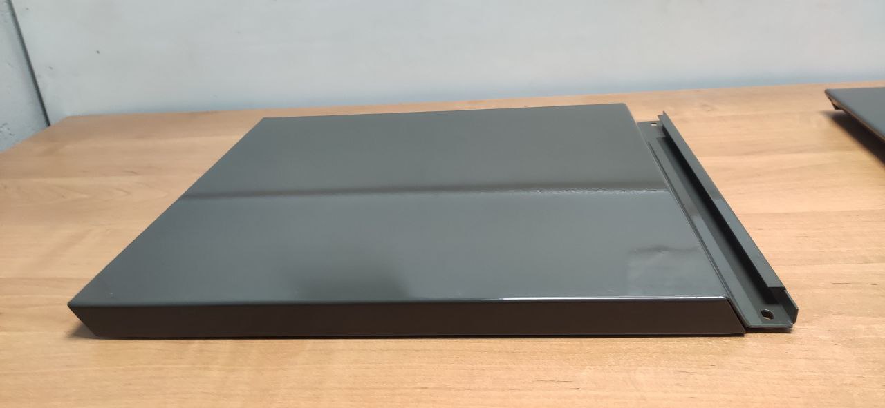 Фасадные кассеты закрытого типа толщиной 
металла 1.2 мм, RAL 7022 (фото 2)