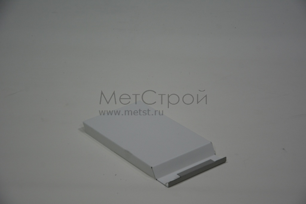Оцинкованная металлокассета МС2 с закрытым 
стыком для навесной вентилируемой фасадной 
системы цвета RAL 9003 сигнальный белый