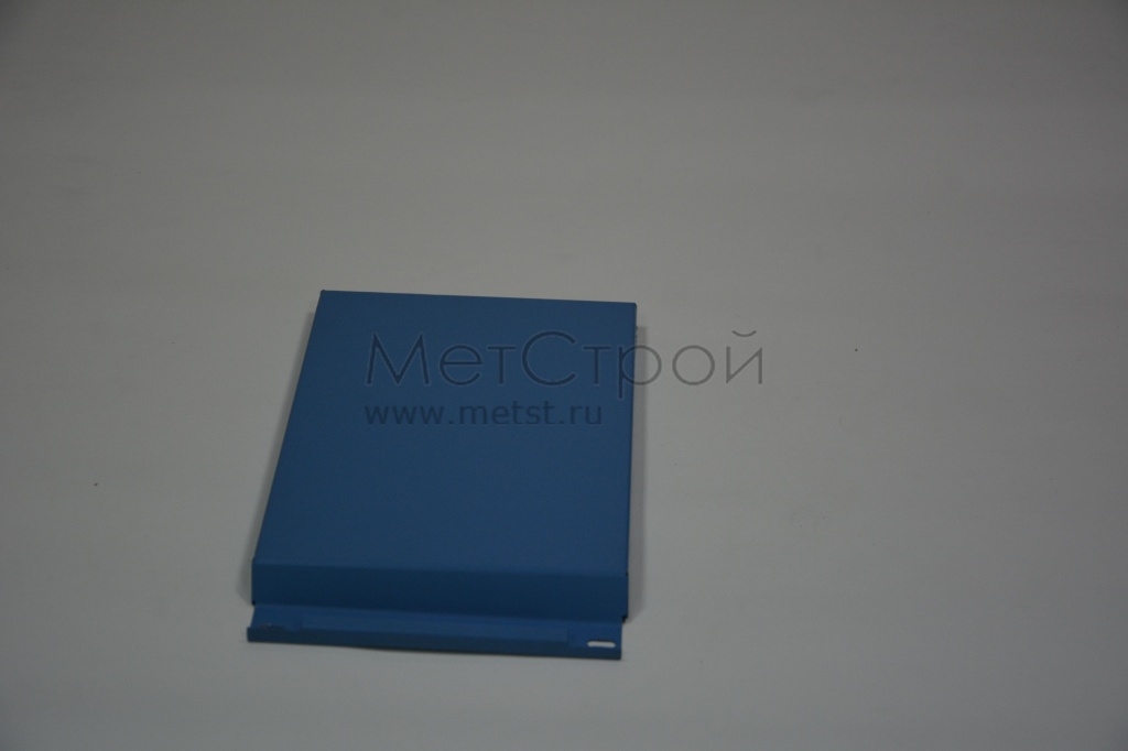 Оцинкованная металлокассета МС2 с закрытым 
стыком для навесной вентилируемой фасадной 
системы с покрытием цвета RAL 5024 пастельный 
синий