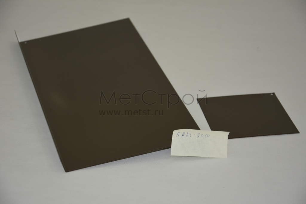 Доборный элемент из оцинкованной стали 
с полимерным покрытием цвета RAL 8014 коричневая 
(шоколадная) сепия (2)