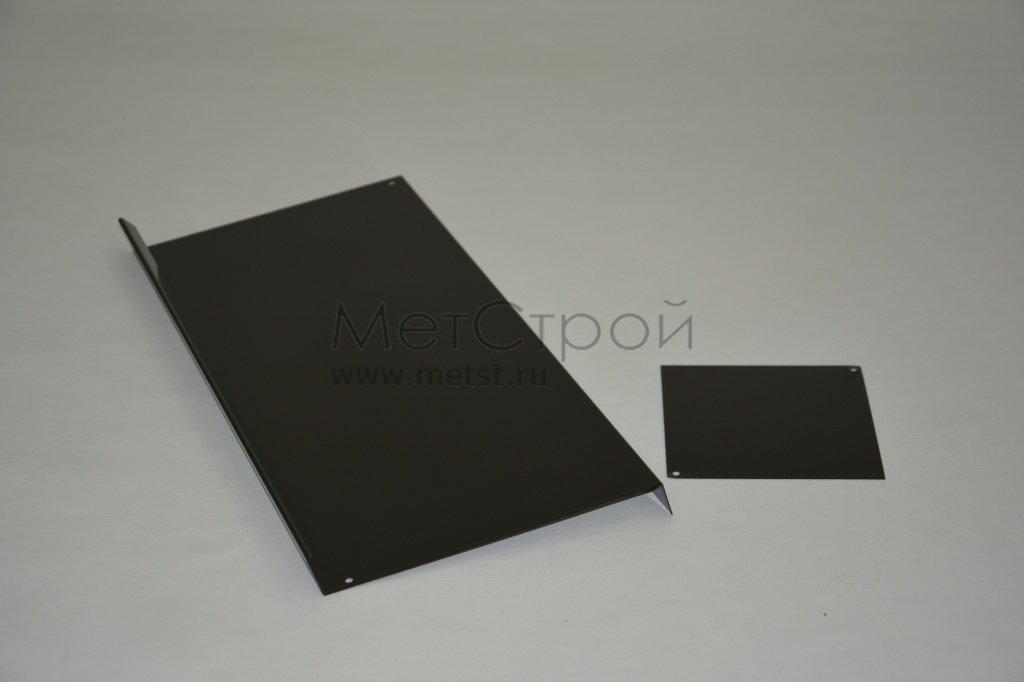 Доборный элемент из оцинкованной стали 
с покрытием цвета RAL 9005 Черный металлик 
(ПК РЕ 9005 GS01 RAL 9005)