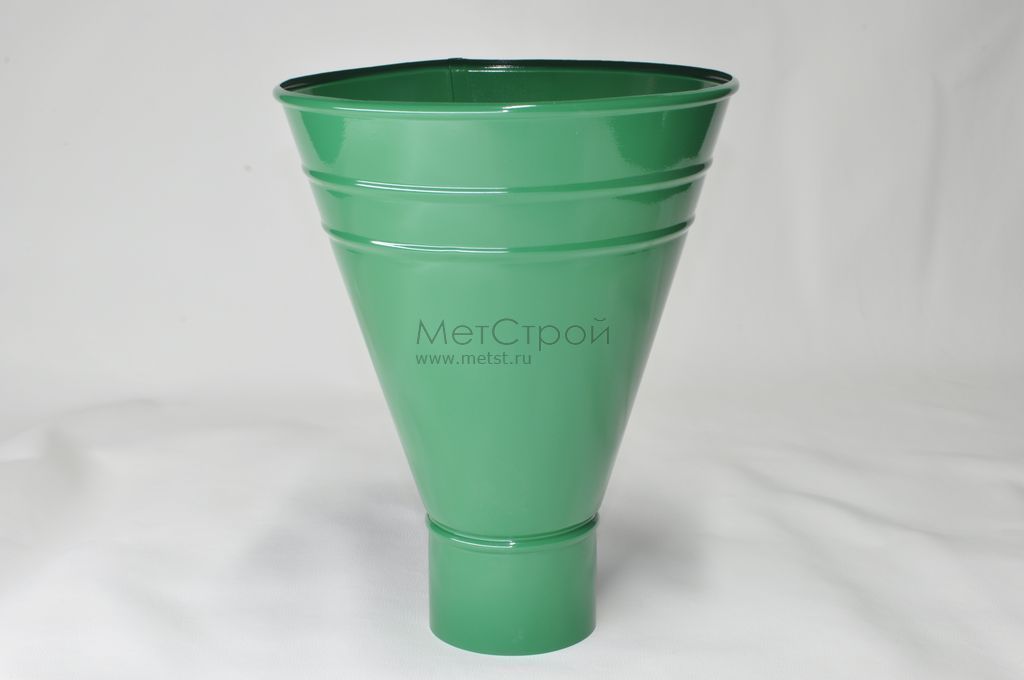 Воронка конусная для водосточной системы 
круглого типа, окрашенная в цвет RAL 6029 (мятно-зеленый)