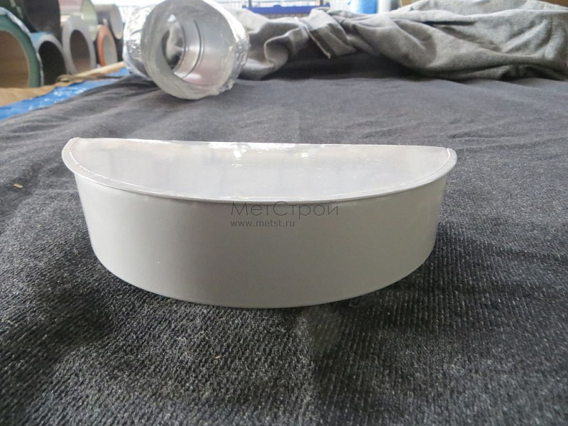 Заглушка водосточного желоба с полимерным покрытием цвета RAL 9003 (сигнальный белый)