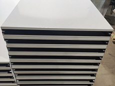 Потолочные панели толщиной металла 0.7 мм, 
PE RAL 9003, размеры 1220 х 500 (фото 1)