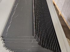Отливы толщиной металла 0.7 мм, длиной 1000-1500 
мм, PE RAL 7024