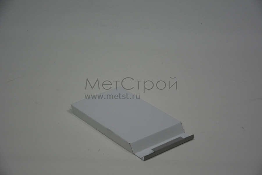 Металлокассета МС2 из оцинкованной стали с закрытым стыком для навесной вентилируемой фасадной системы цвета RAL 9003 сигнальный белый