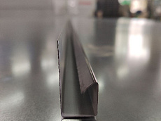 Планка согласно чертежу заказчика толщиной 
металла 0.5 мм, длиной 2000 мм, PE RAL 8017