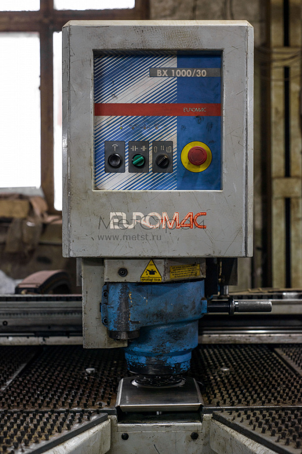 Координатно-пробивной пресс Euromac CX 100030 для изготовления изделий из металлического листа толщиной 0.5-6 мм, размером до 1050×1250 мм — для пробивки и высечки отверстий под любым углом, до 300 уд./мин. (5)
