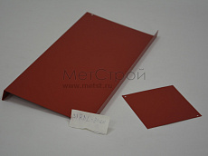 Доборный элемент из оцинкованной стали 
с полимерным покрытием цвета RAL 3020 насыщенный 
красный (2)