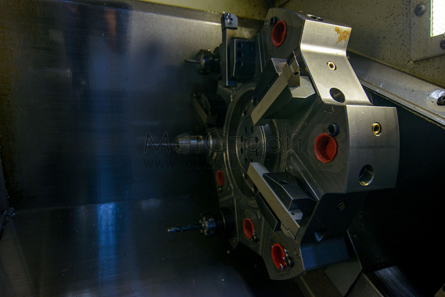 Токарно-револьверный обабатывающий центр для токарной обработки металла. Перемещение по осям 200×356 мм. Haas.