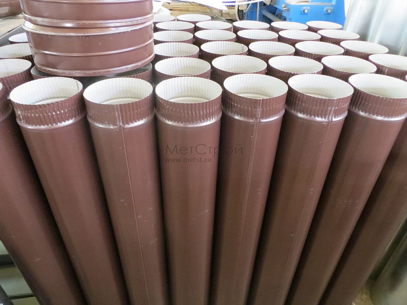 Труба водосточной системы с полимерным покрытием цвета RAL 8017 (шоколадно-коричневый)