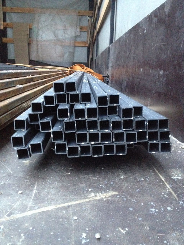 Металлические изделия — электросварные трубы с квадратным сечением 20×20 мм (2)
